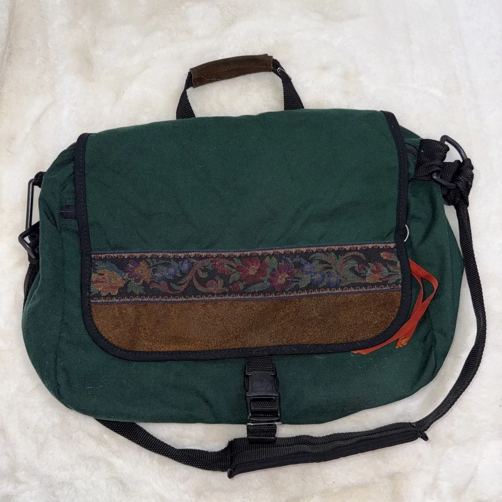Vintage Jansport USA Green Floral Tapestry Suede Leather Book Messenger Bag